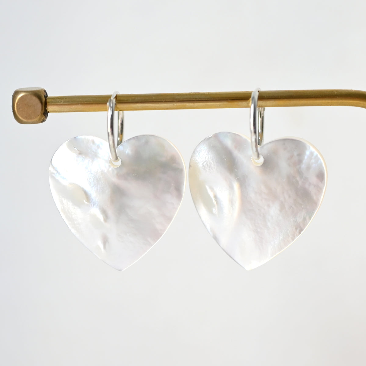 White shell heart earring ,S925 silver hoop earring ,MOP heart earring