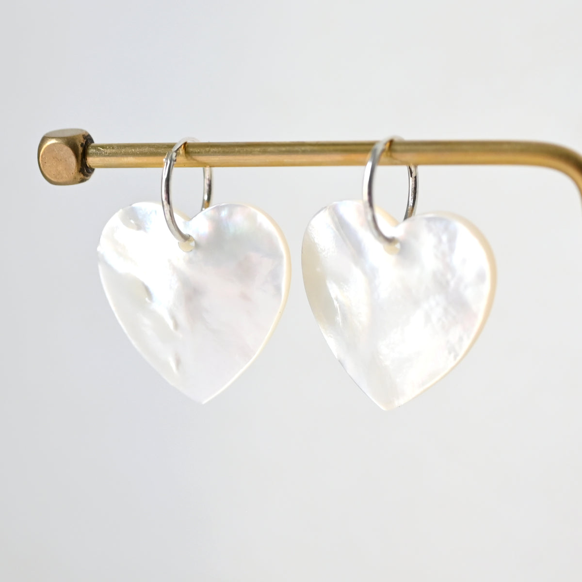 White shell heart earring ,S925 silver hoop earring ,MOP heart earring