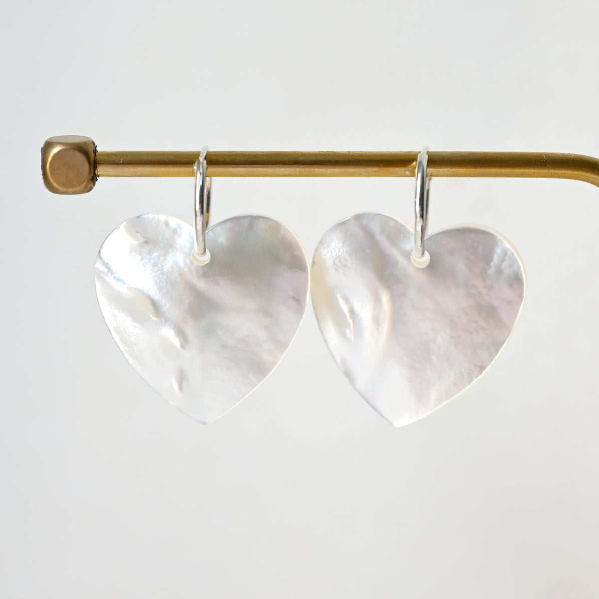 White shell heart earring ,S925 silver hoop earring ,MOP heart earring